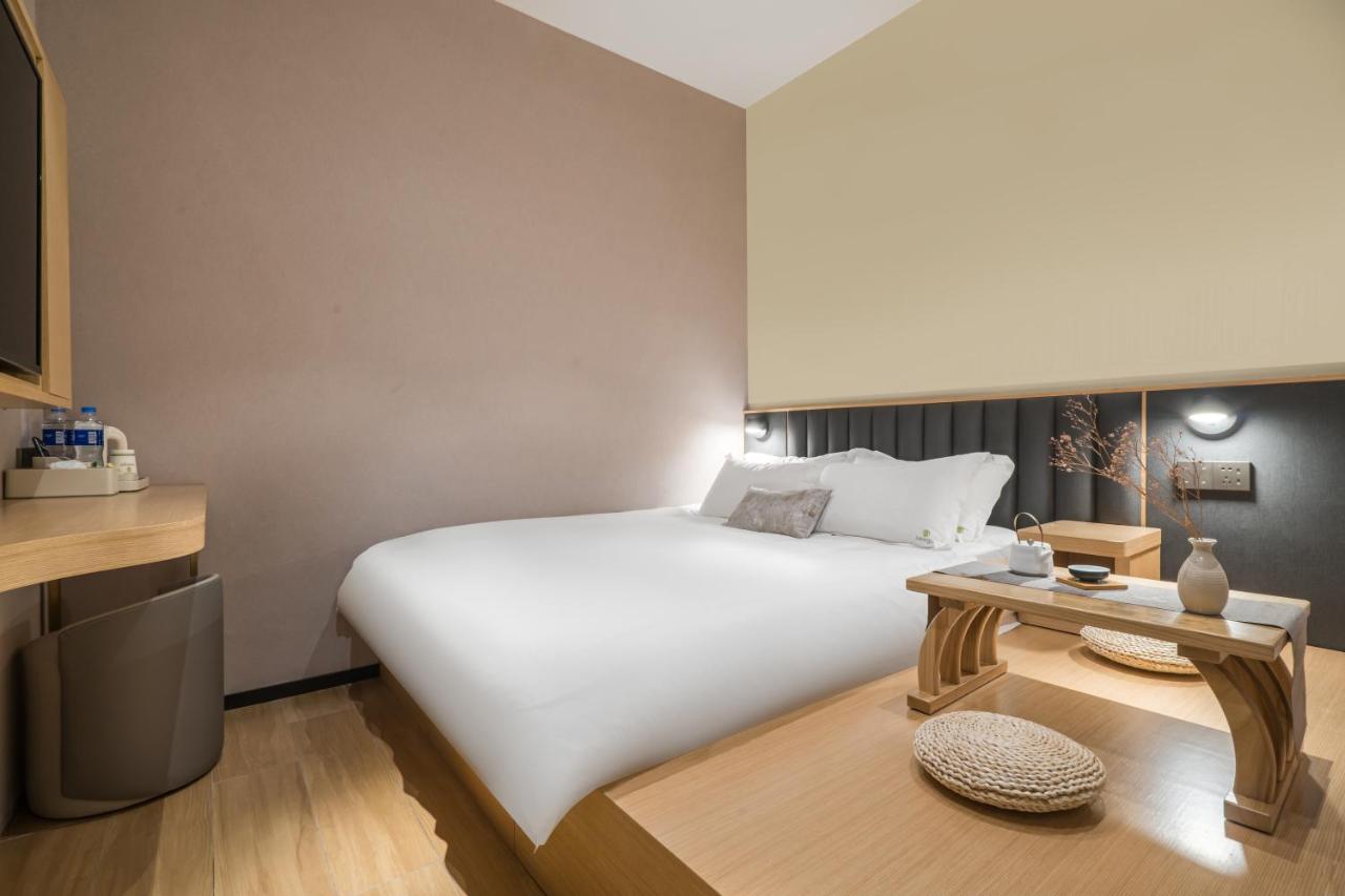 Meego Smart Select Hotel Shanghai Exterior photo